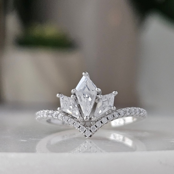 Kite Wishbone Ring, Disney Frozen Ring Collection, 925 Sterling Silver - Picture 2 of 6